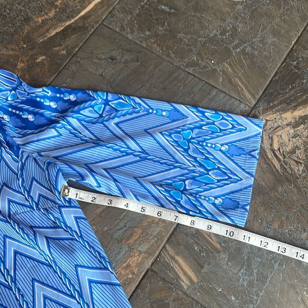 Bob Mackie light blue and white patterned short-sleeved blouse. Size L - Picture 6 of 11